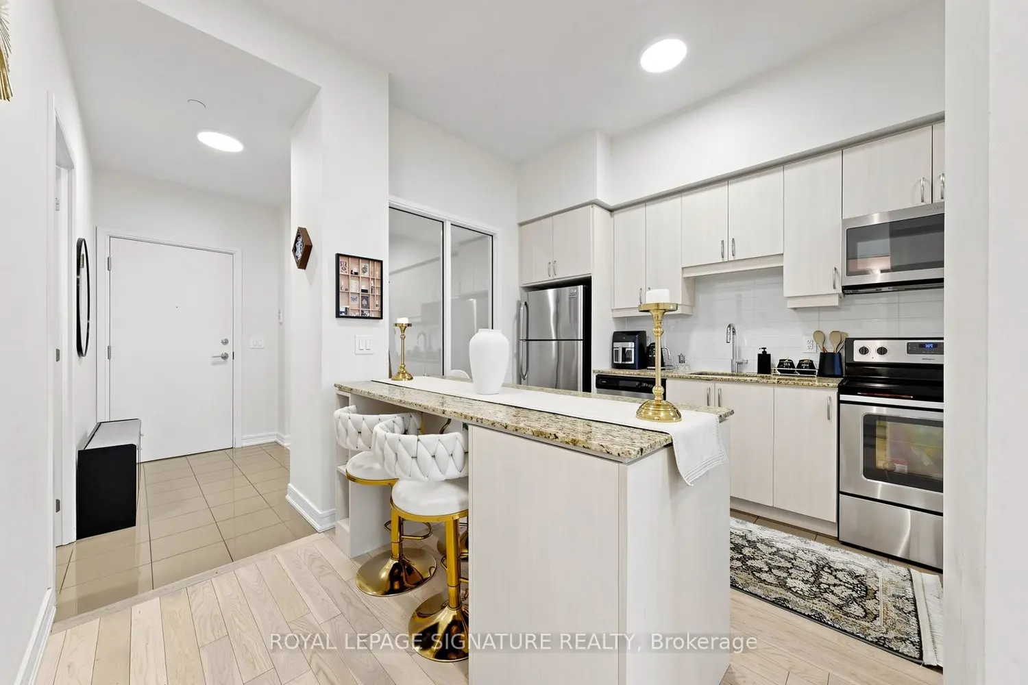 Additional image 2 of 9201 Yonge Street 802