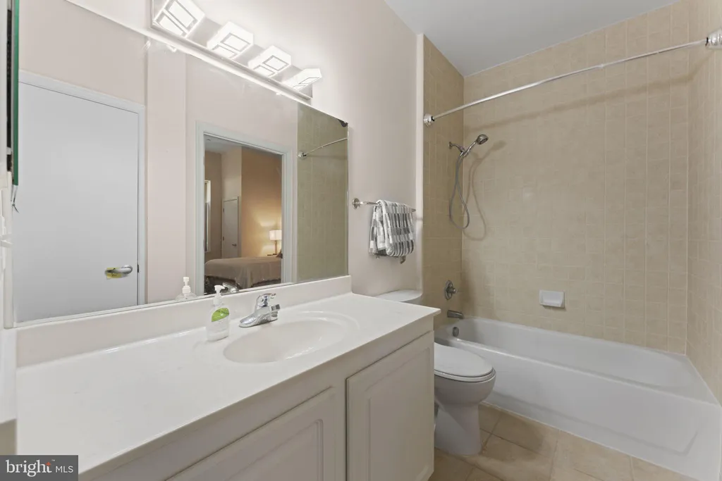 Additional image 19 of 355 I Street SW Unit S104, Washington, DC 20024