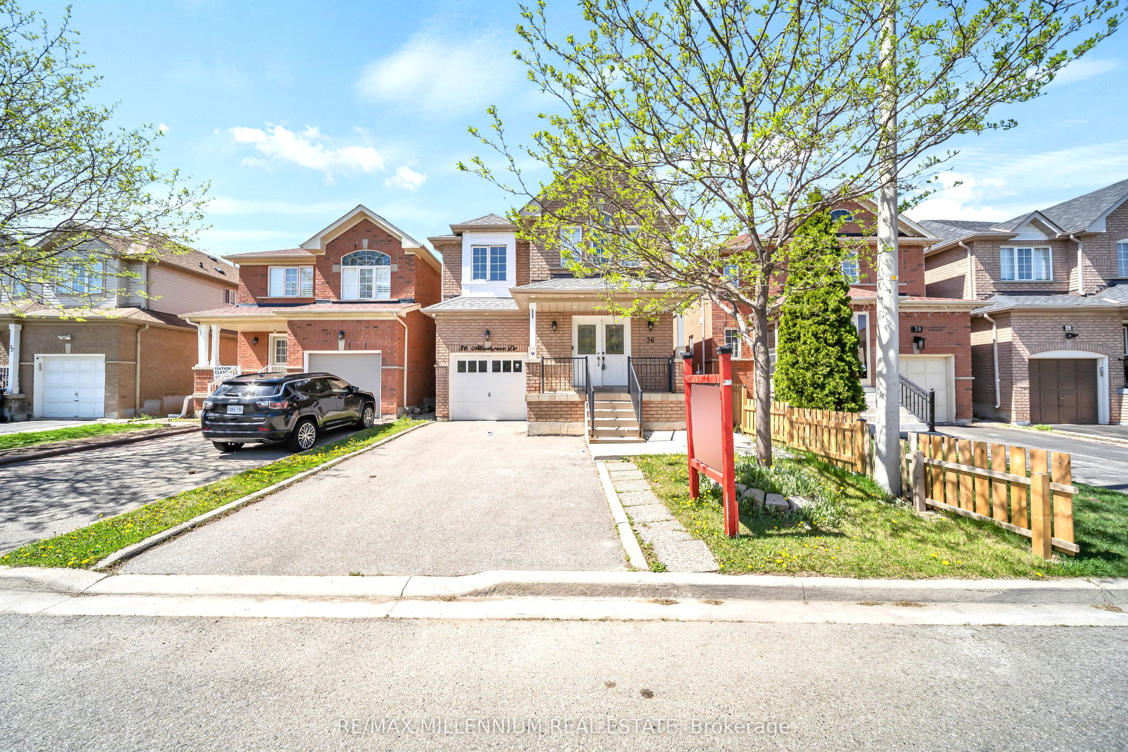 36 Allangrove Drive, Brampton, ON, L7A 2M3