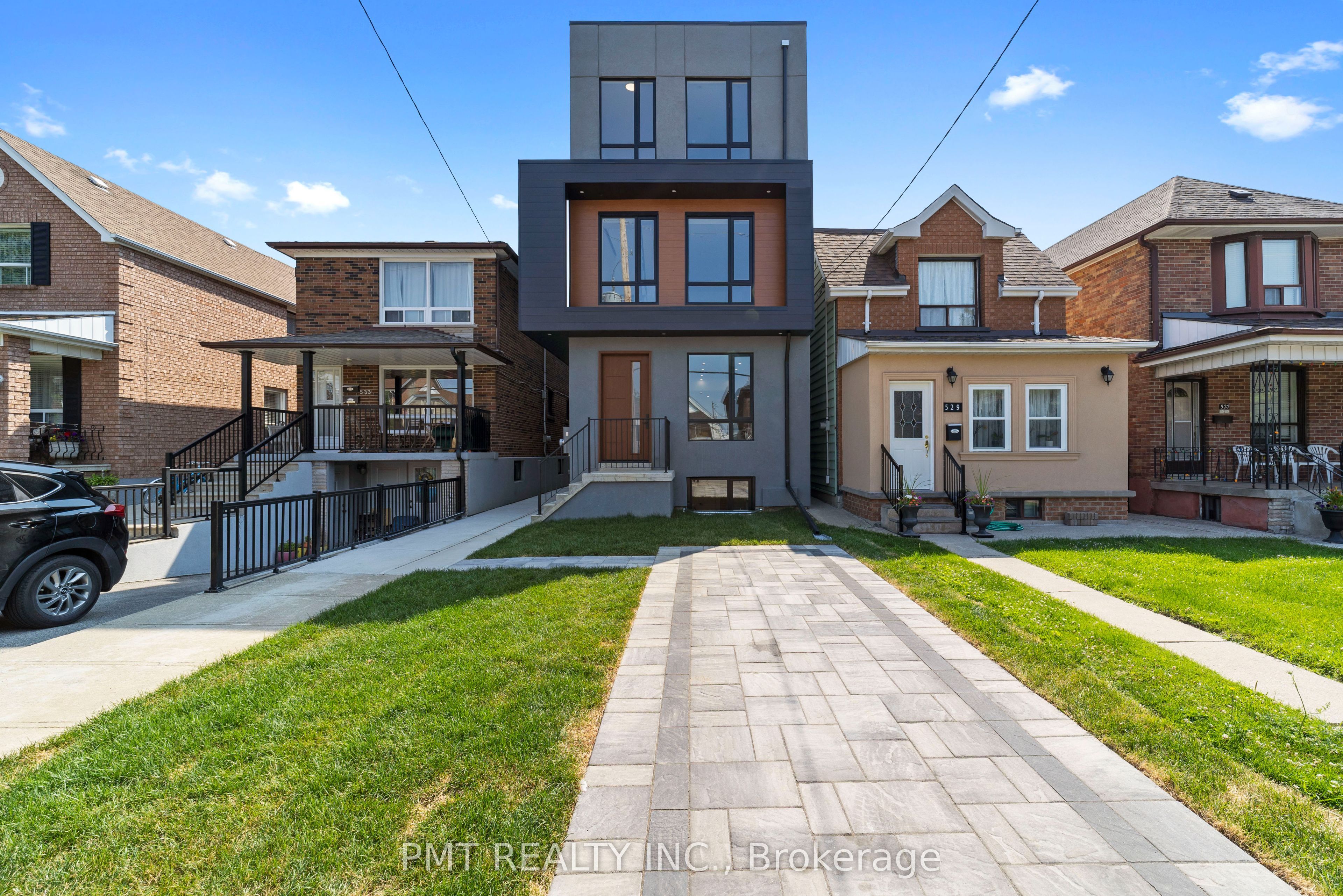 1FM-531 Delaware Avenue N, Toronto, ON, M6H 2V3