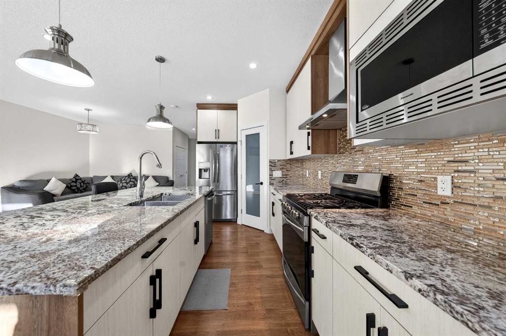 Additional image 5 of 353 Nolanhurst Crescent NW, Calgary, AB, T3R 0Z1