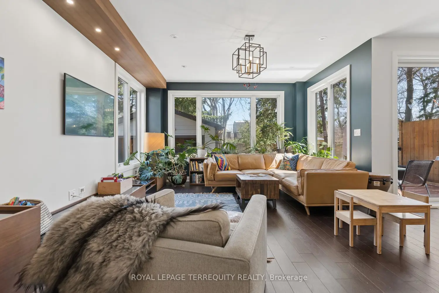 83 Humbercrest Boulevard photo 4