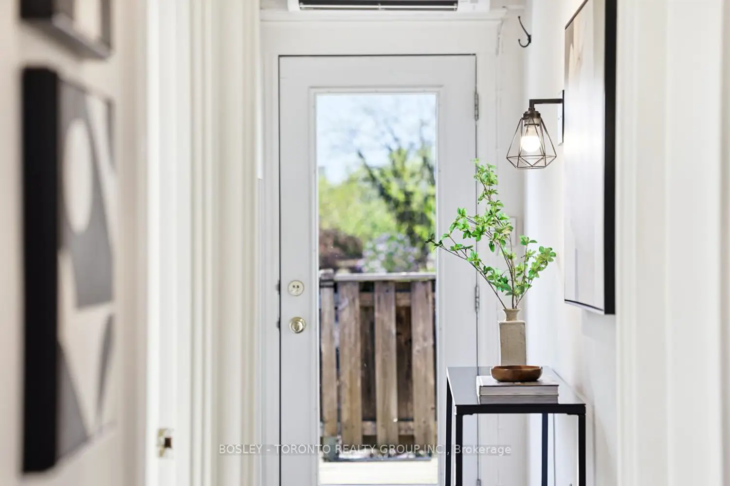 62 Hallam Street photo 5