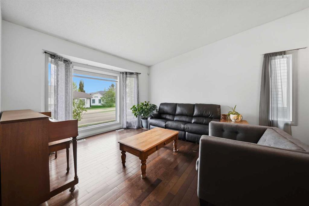 Additional image 5 of 76 Dixon Crescent, Red Deer, AB, T4R 2H5