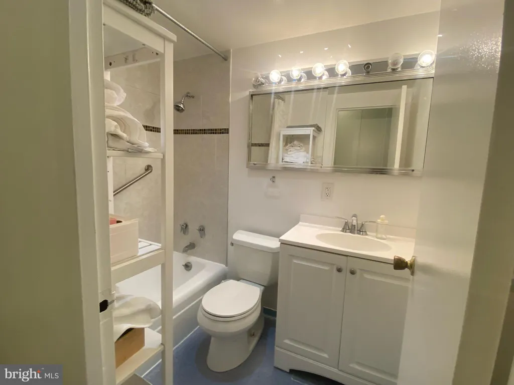 Additional image 6 of 1435 4th Street SW Unit B602, Washington, DC 20024