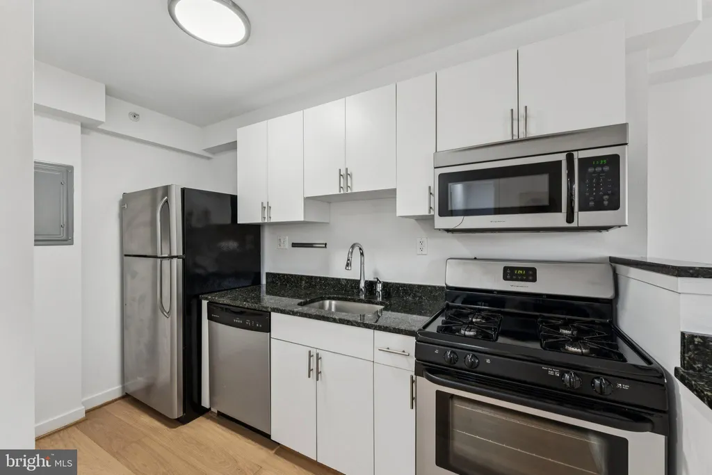 Additional image 9 of 1101 3rd Street SW Unit 114, Washington, DC 20024
