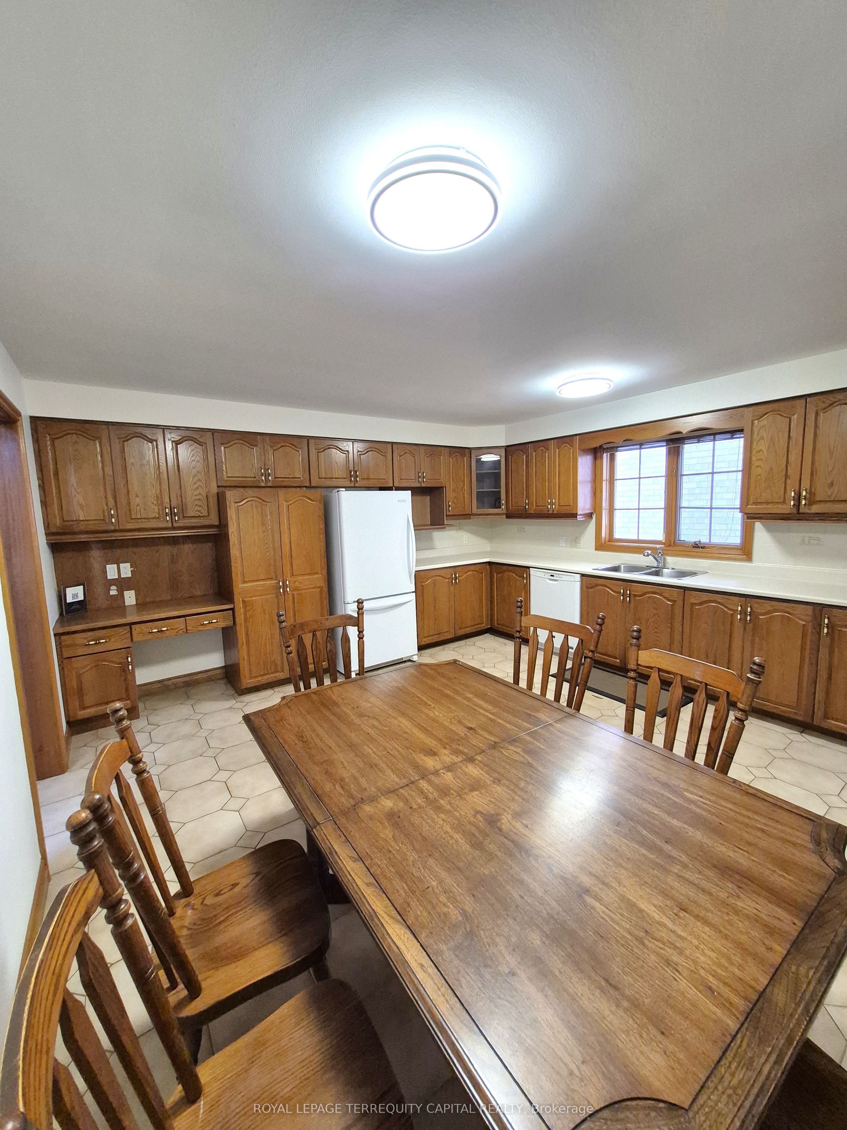 Additional image 6 of Rm 4-256 Cocksfield Avenue, Toronto, ON, M3H 3T7
