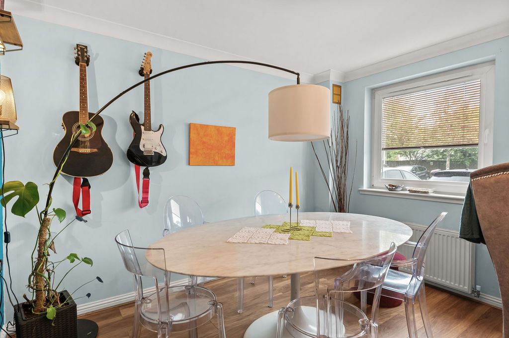 Additional image 3 of 2 bed flat for salePrestonfield Gardens, Linlithgow EH49