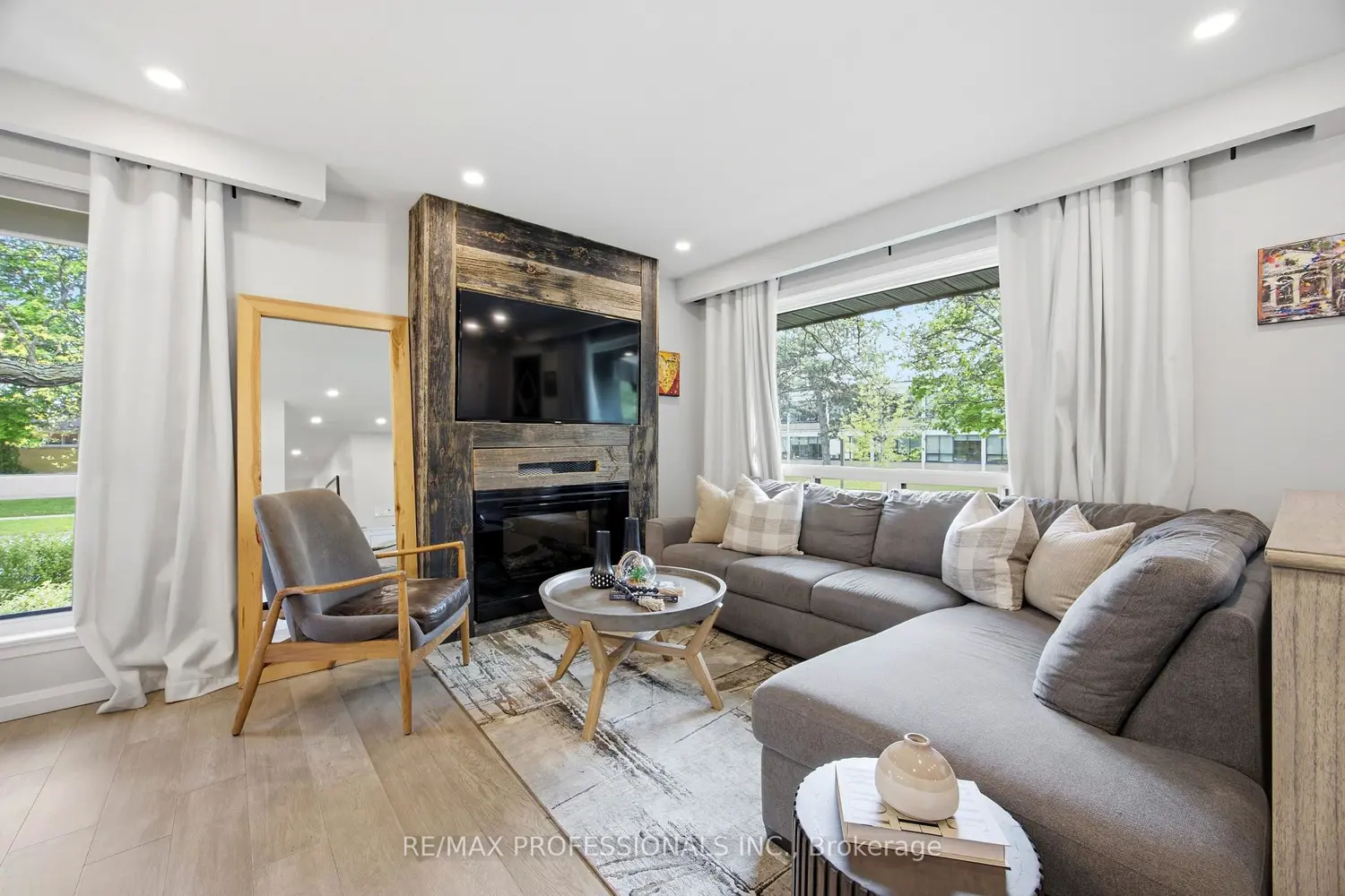 33 Brampton Road photo 2