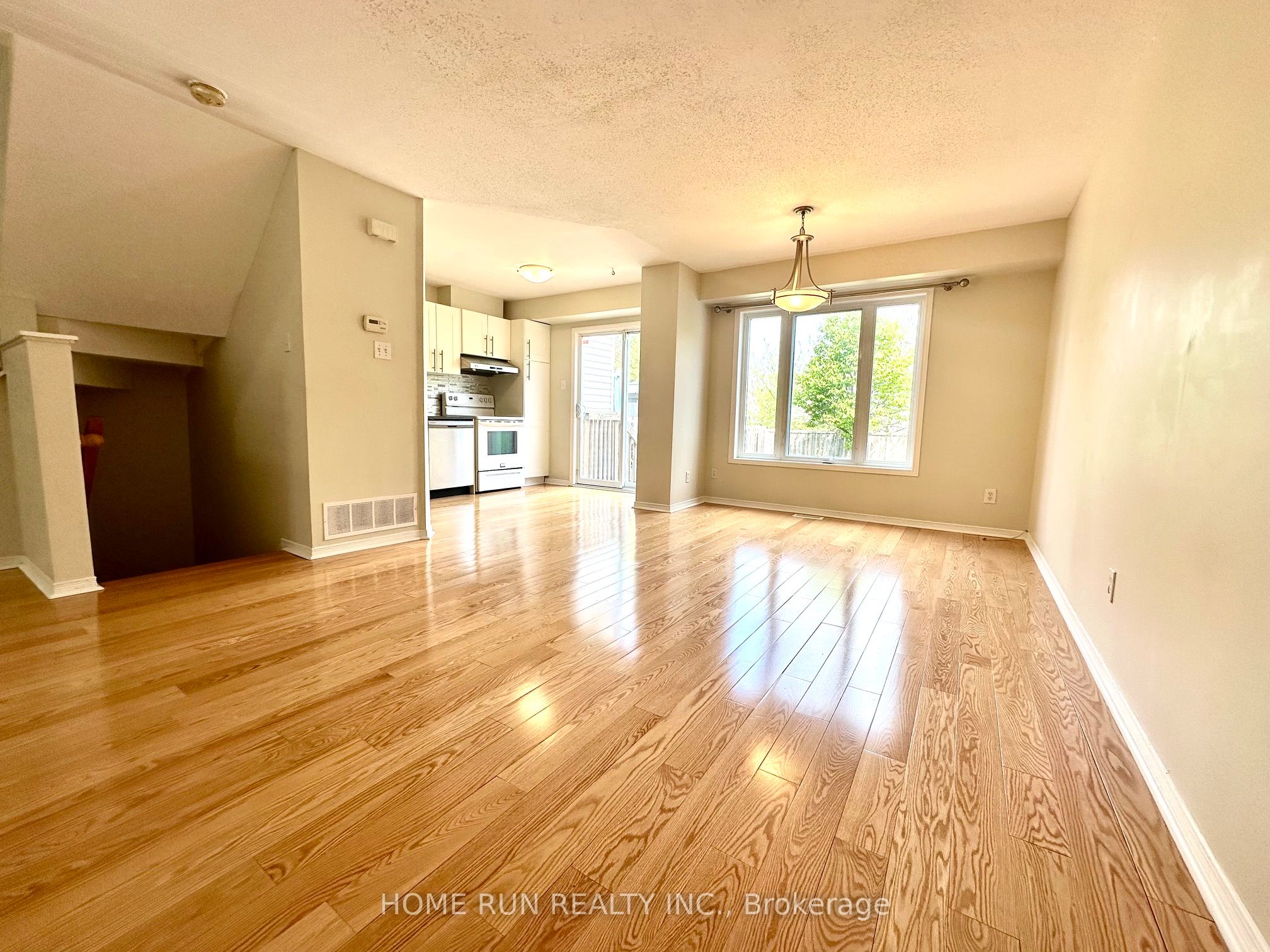 Additional image 5 of 135 Kinross Private, Ottawa, ON, K2K 3P9