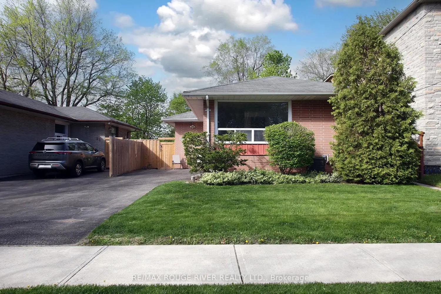 19 Thornbeck Drive photo 2