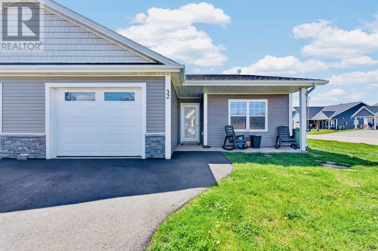 32 Ellis Avenue