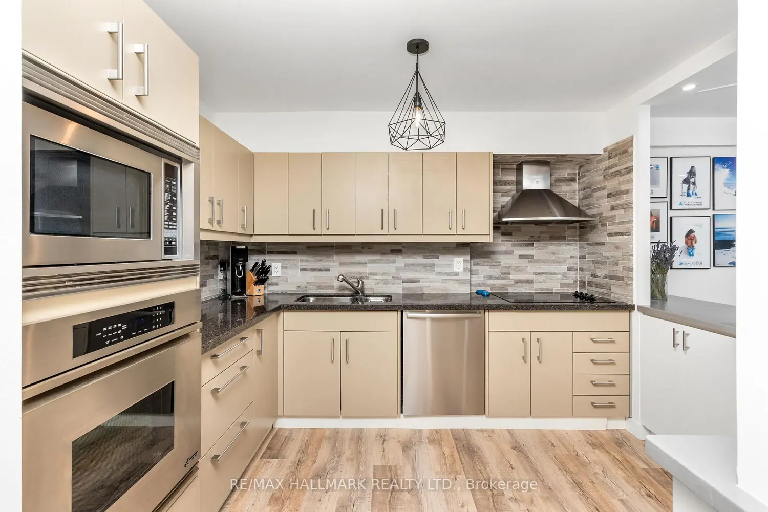 212 St George Street 203 photo 5