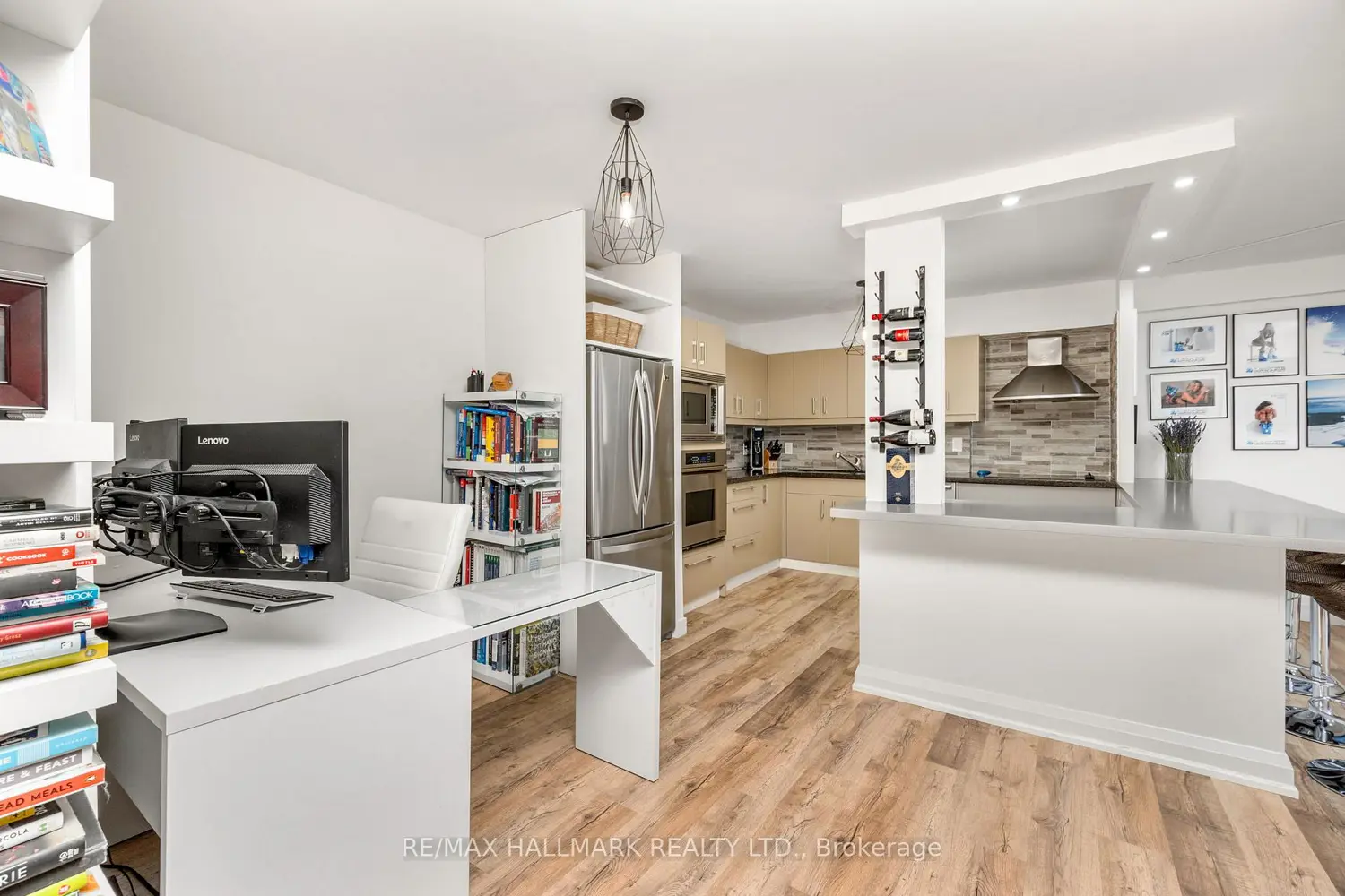 212 St George Street 203 photo 2
