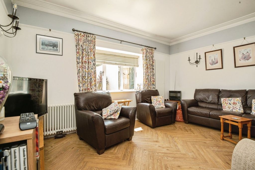 Additional image 3 of 2 bed maisonette for saleThe Manor, Talygarn, Pontyclun CF72