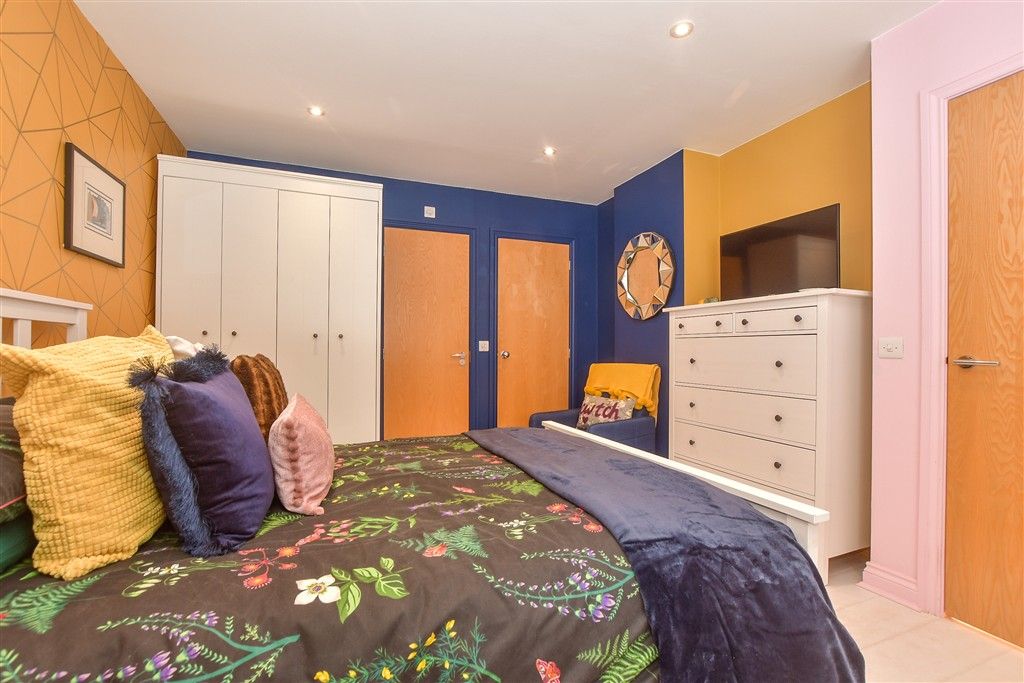Additional image 11 of 4 bed terraced house for saleLaxton Walk, Kings Hill, West Malling, Kent ME19