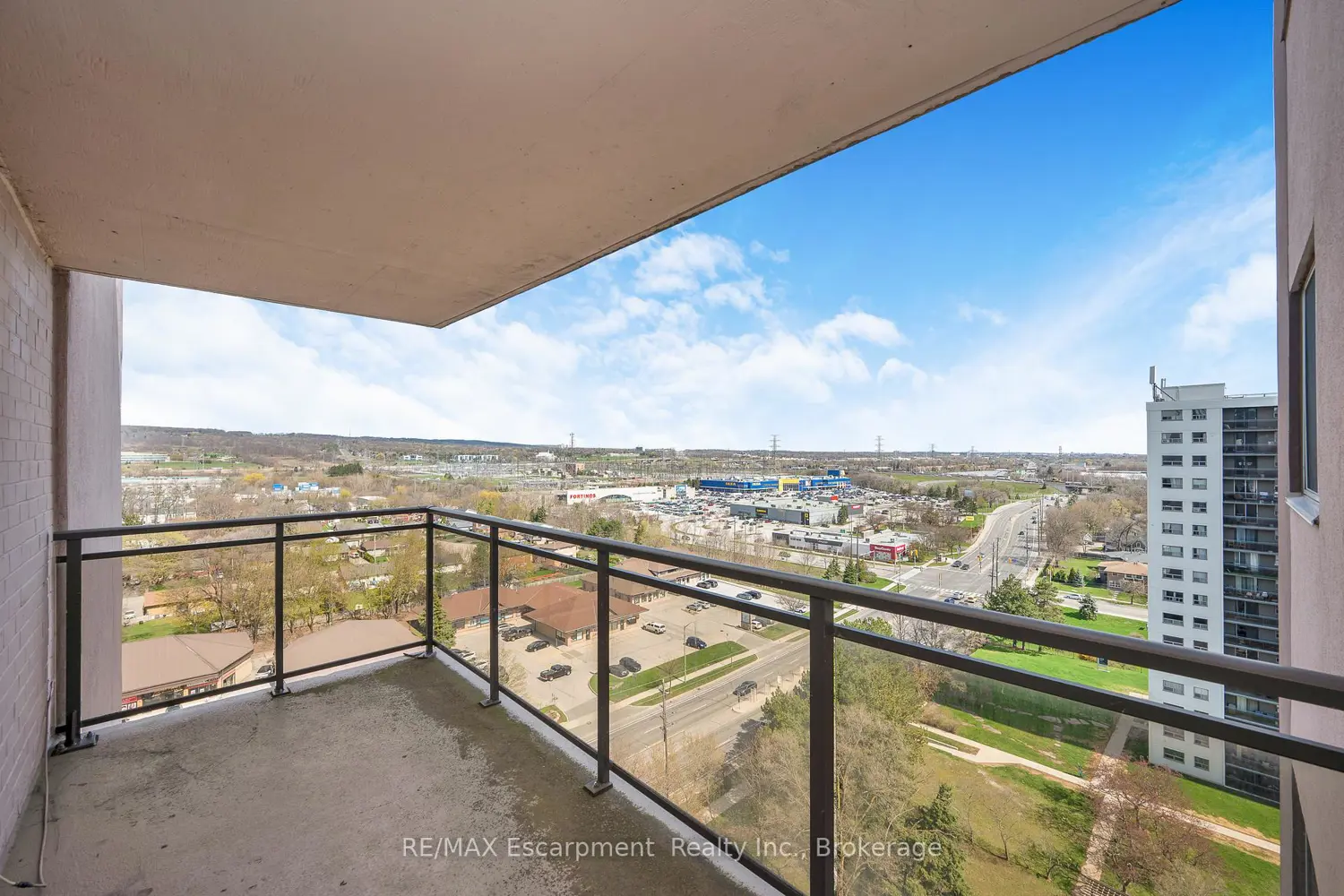 Additional image 10 of 975 Warwick Court 1501
