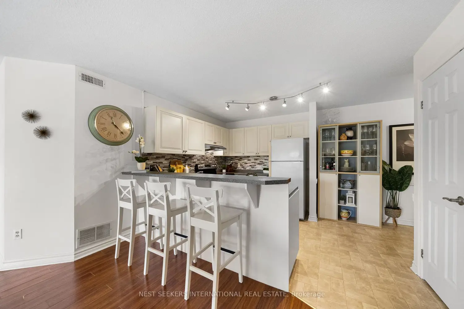 Additional image 9 of 2020 Cleaver Avenue 301