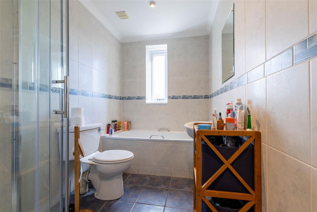 Additional image 15 of 3 bed flat for saleGlengarry Road, Perth PH2