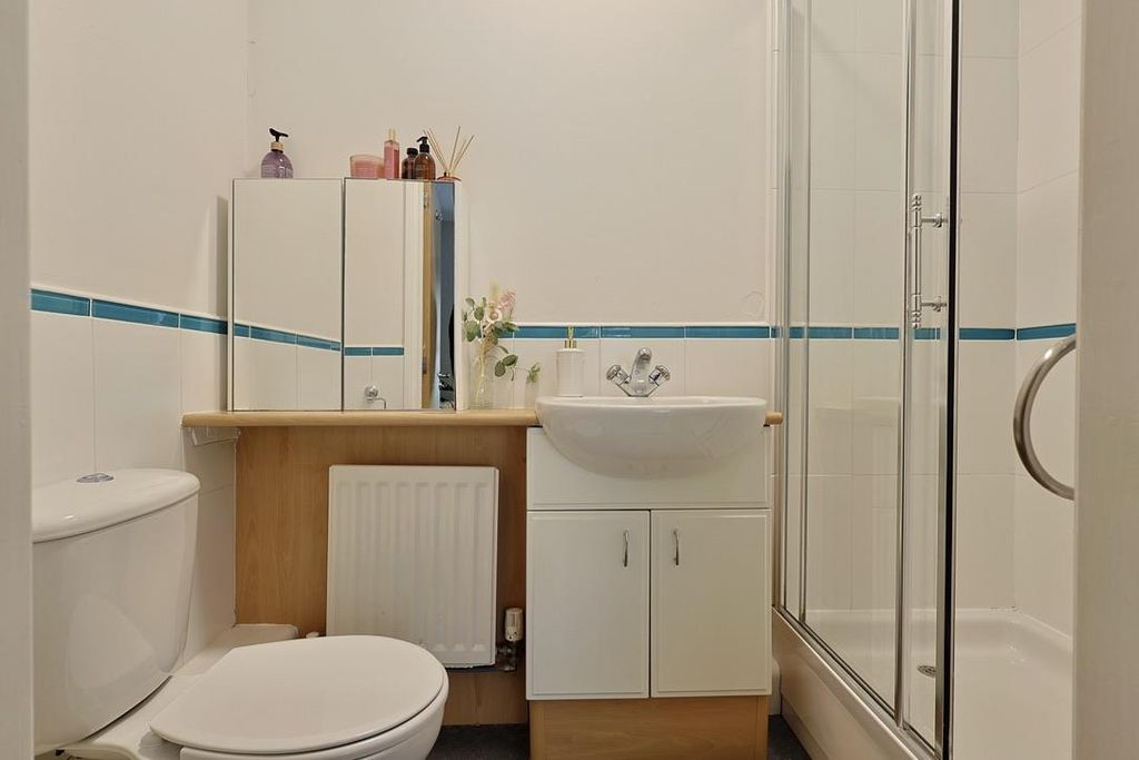 Additional image 18 of 5 bed end terrace house for saleFeatherstone Grove, Newcastle Upon Tyne NE3