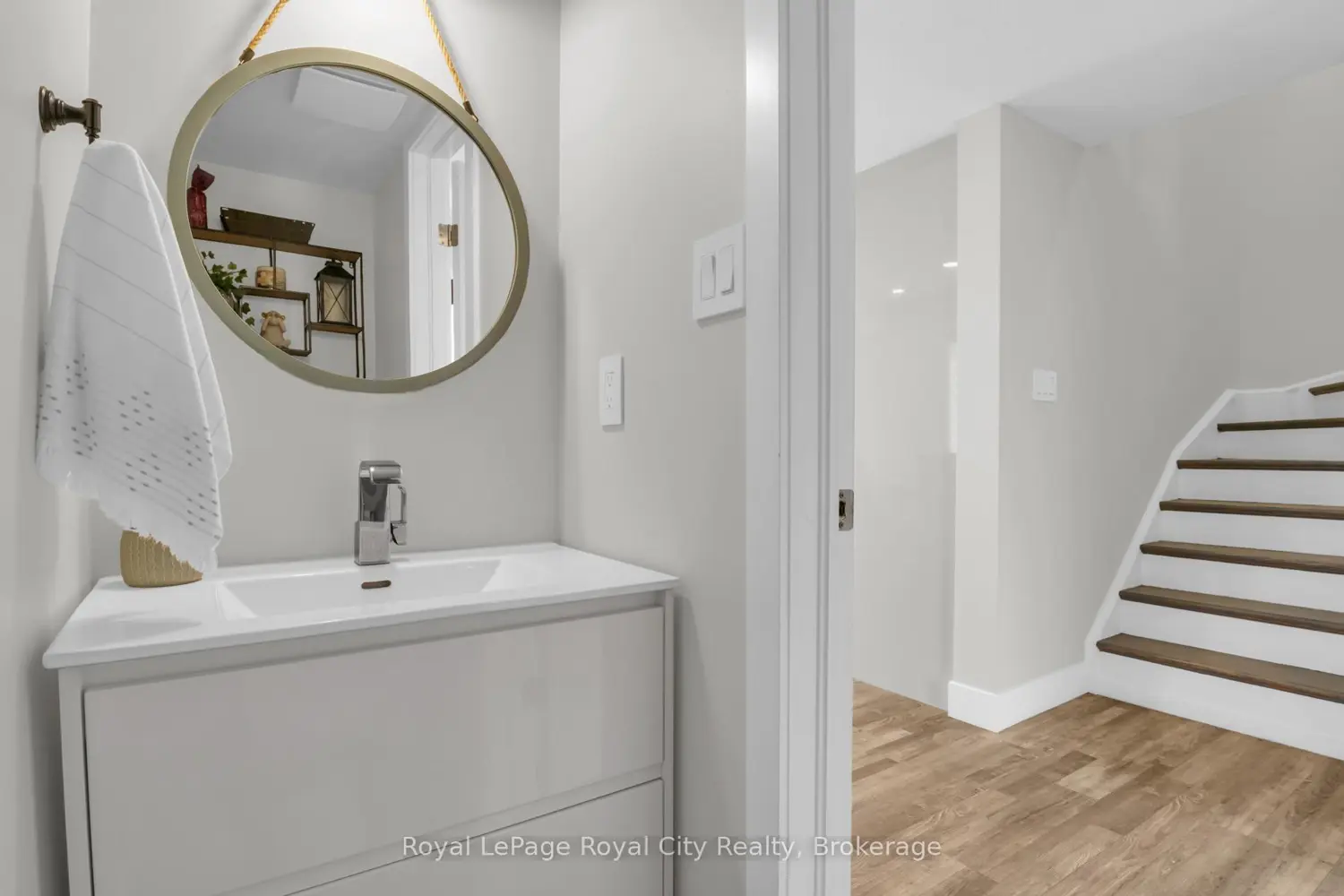 155 Stephanie Drive photo 3