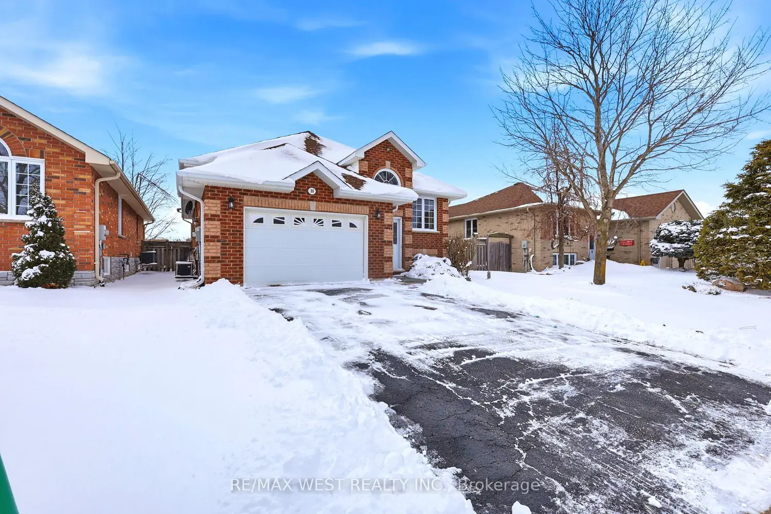 20 Eakins Crescent