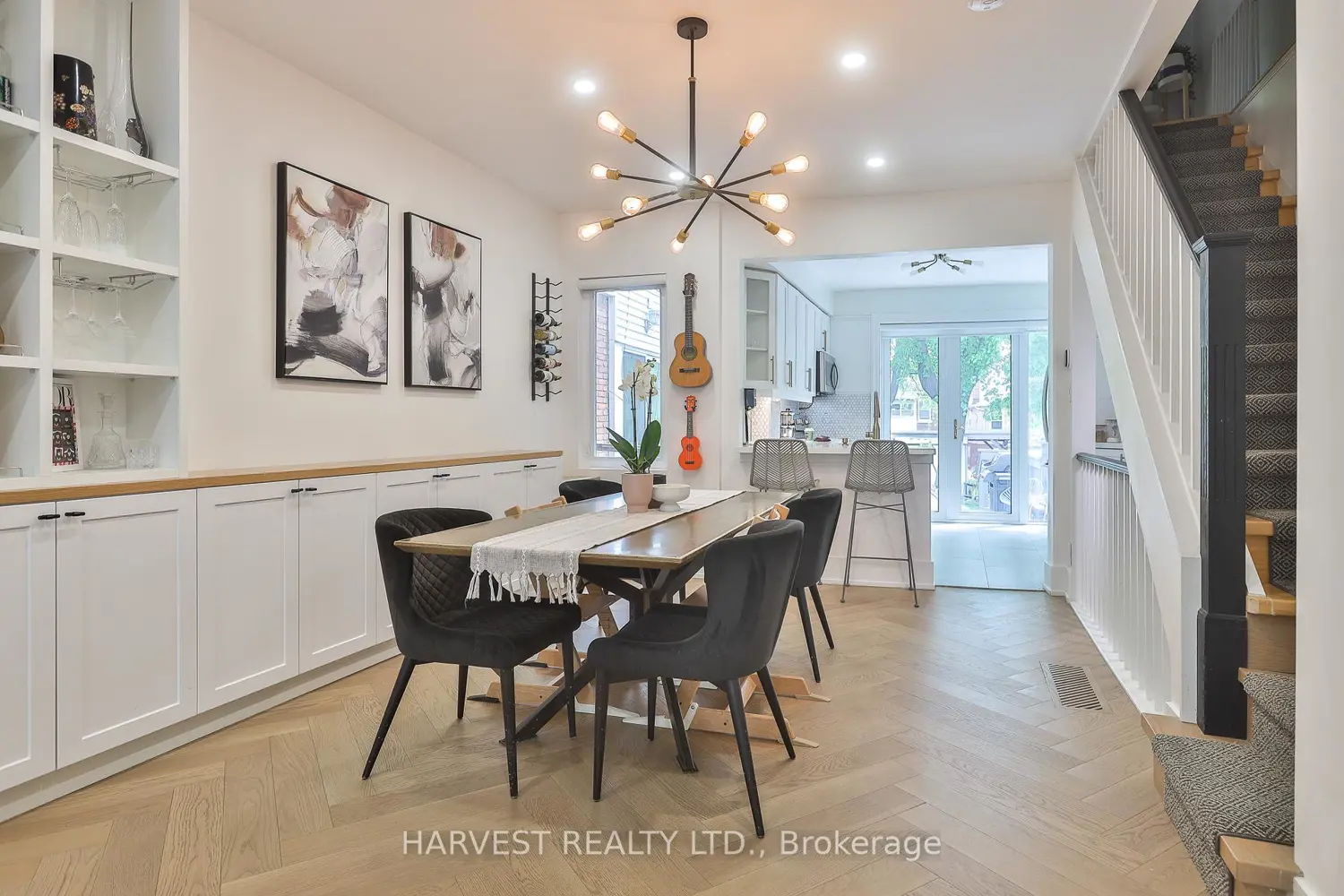 109 Helendale Avenue photo 4