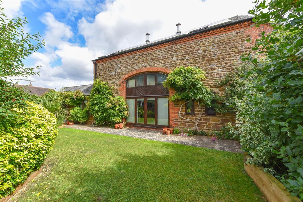 Additional image 4 of 4 bed barn conversion for saleHigh Street, Crick, Northampton NN6