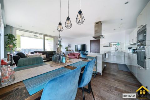 Gooch House, London SE10