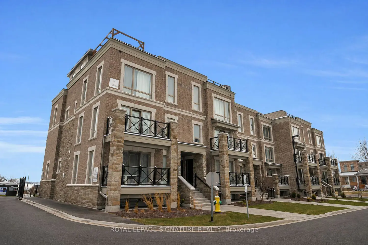1 Gable Hurst Way 2613