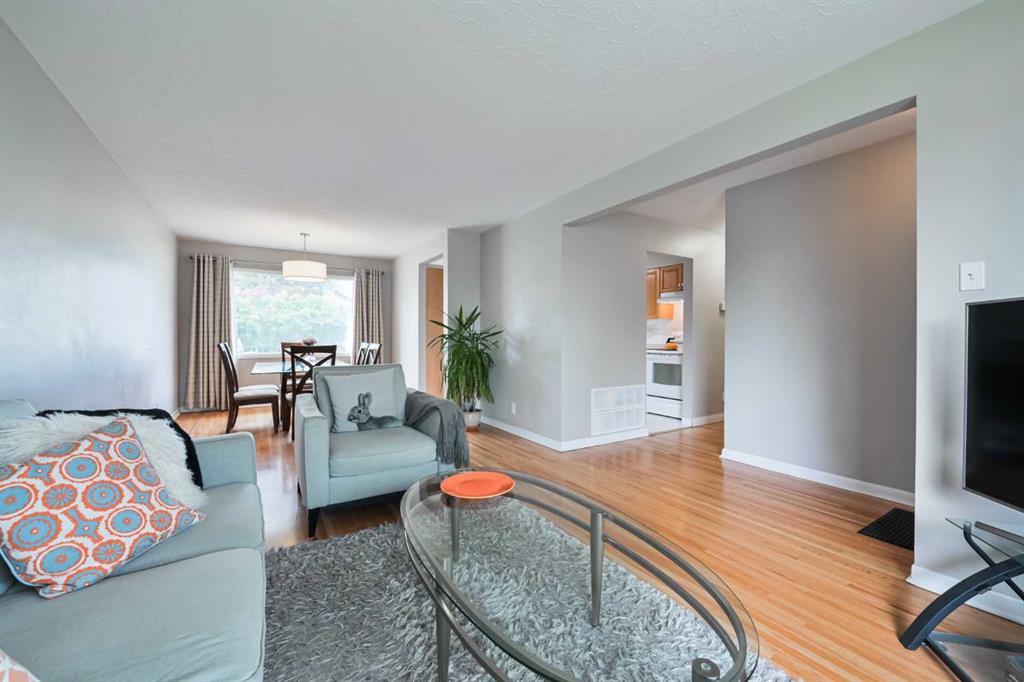 Additional image 4 of 4027 19 Street NW, Calgary, AB, T2L 2B7