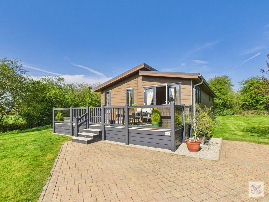 2 bed mobile/park home for saleFoxhunter Residential Caravan Park, Monkton Street, Monkton, Ramsgate CT12