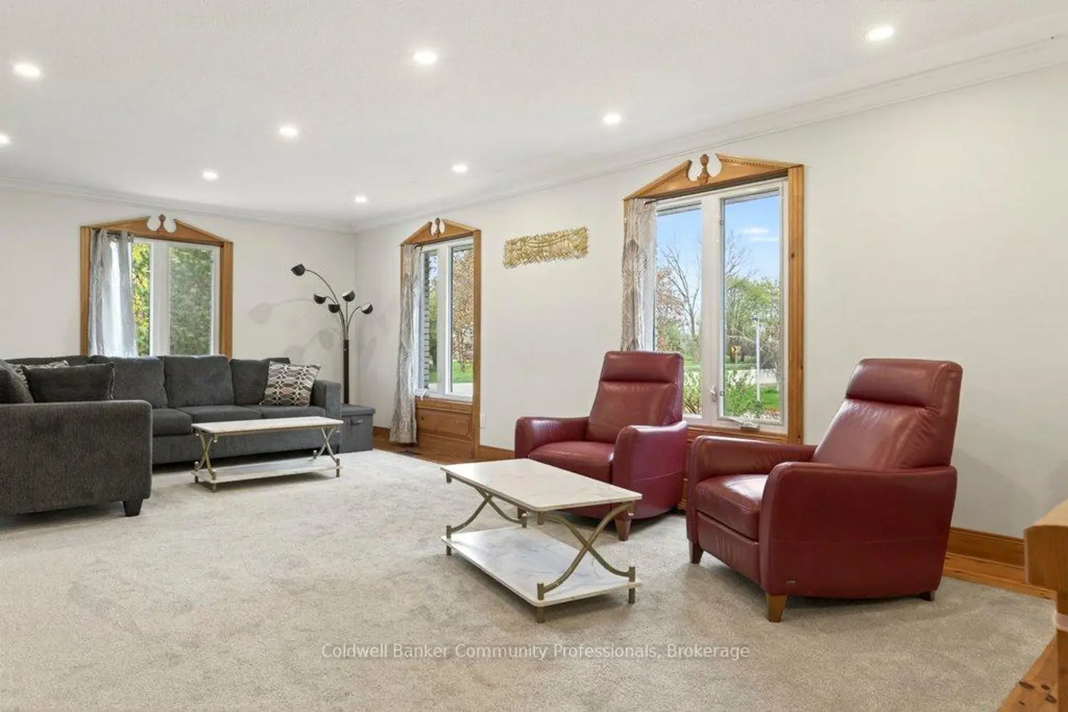 20 Hartfield Drive photo 2