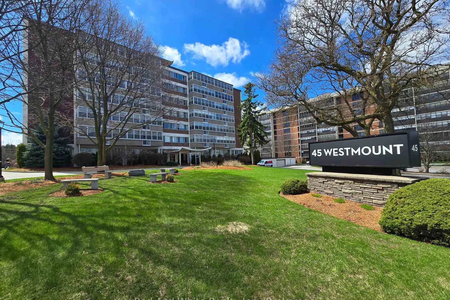 45 Westmount Road 202