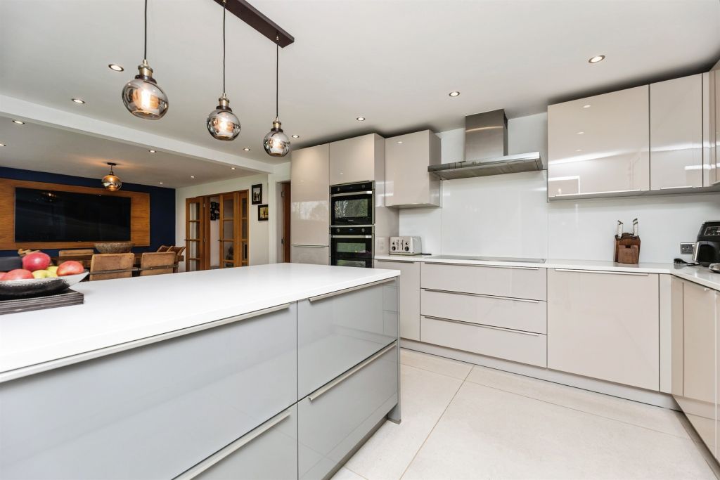 Additional image 8 of 4 bed detached house for saleWakefield Road, Gildersome, Leeds LS27