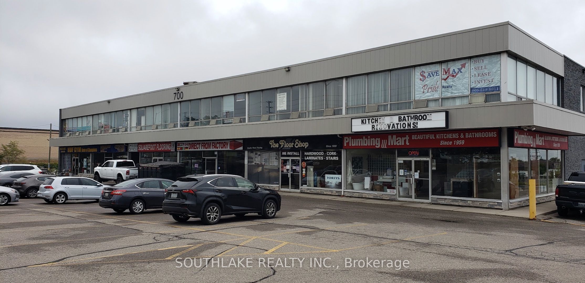 214-700 Dundas Street E, Mississauga, ON, L4Y 3Y5