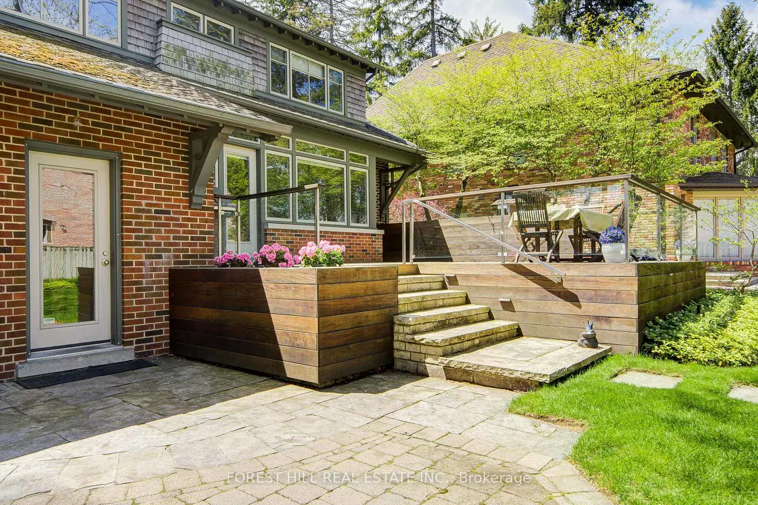 Additional image 14 of 1381 Lorne Park Road