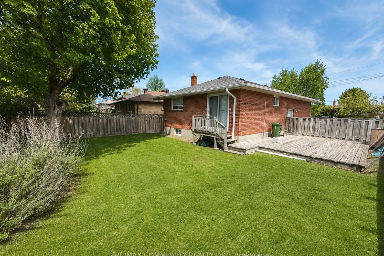 22 Cora Crescent photo 5