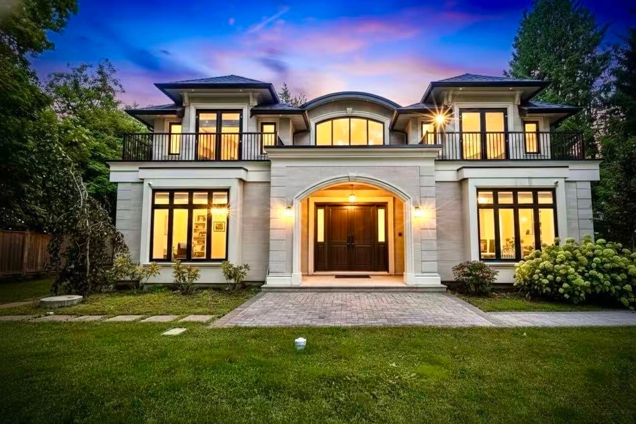 1048 Handsworth Road, North Vancouver, BC, V7R 2A6