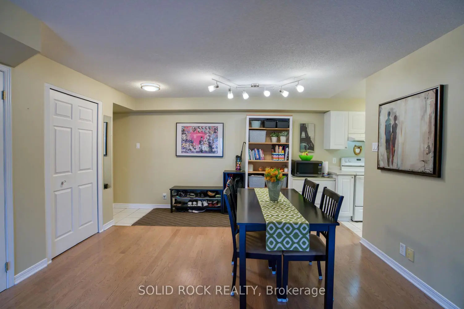 Additional image 5 of 429 Somerset Street 209