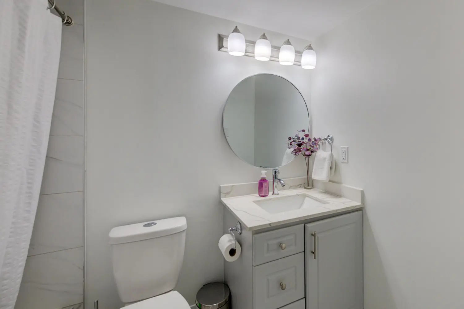 Additional image 13 of 3590 Kaneff Crescent 2013