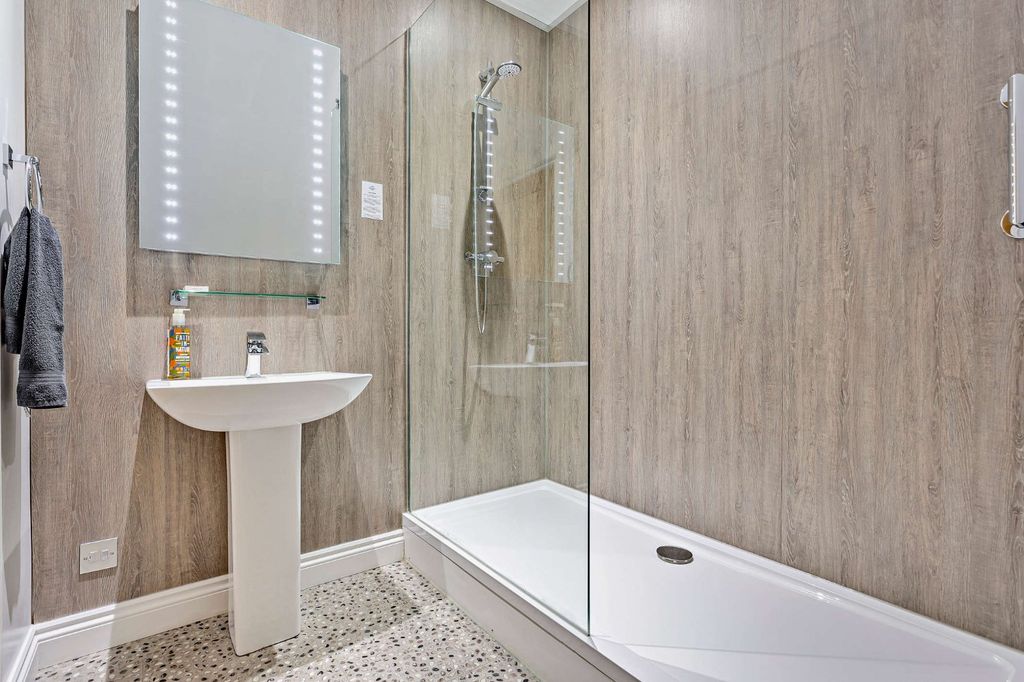 Additional image 9 of 9 bed detached house for saleVictoria Road, Cirencester, Gloucestershire GL7