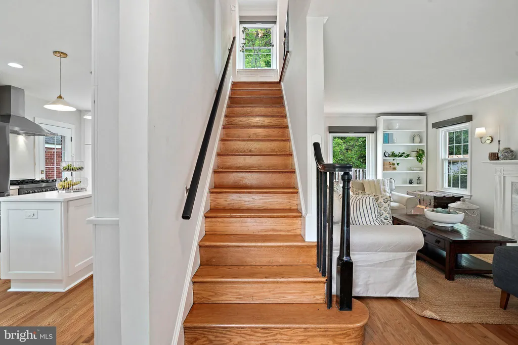 Additional image 3 of 3305 Chestnut Street NW, Washington, DC 20015