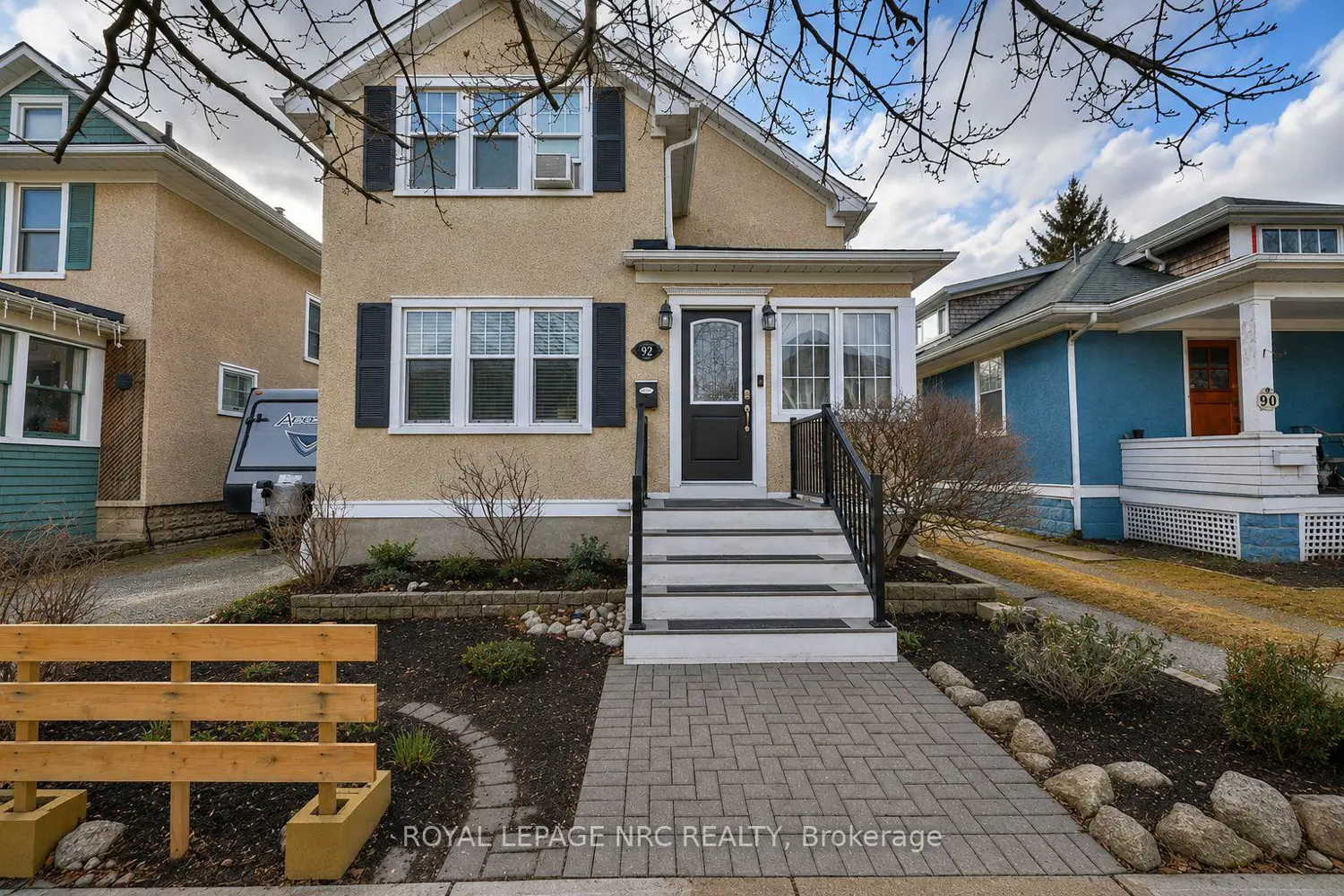 Additional image 14 of 92 Dufferin Street