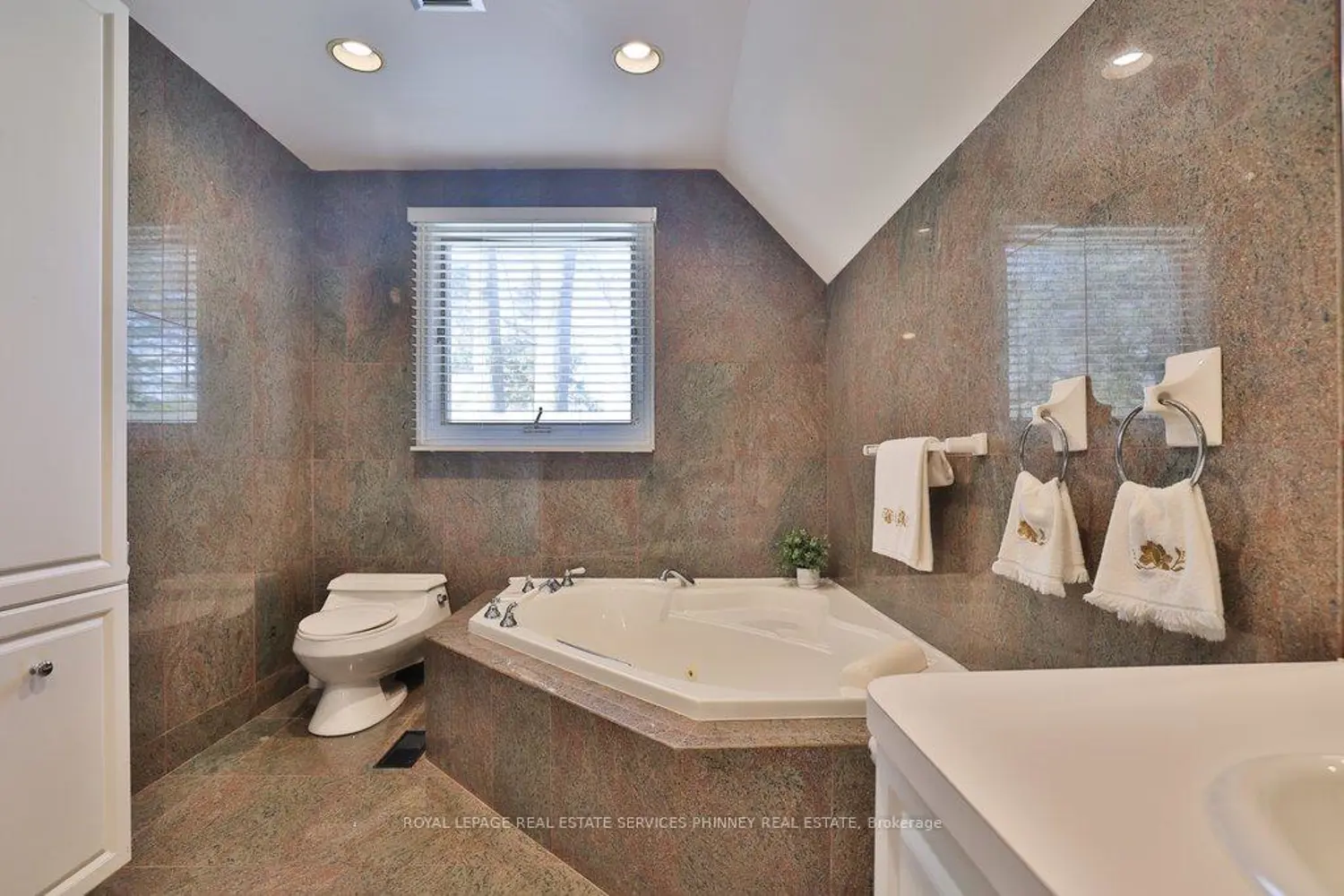 Additional image 8 of 1244 Woodland Avenue