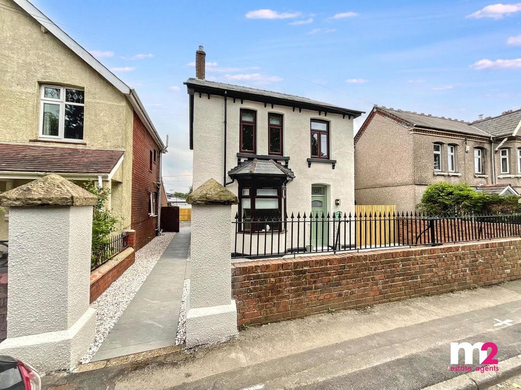 4 bed detached house for saleThe Highway, New Inn, Pontypool NP4