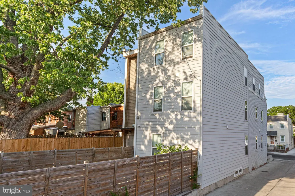 Additional image 2 of 412 20th Street NE, Washington, DC 20002