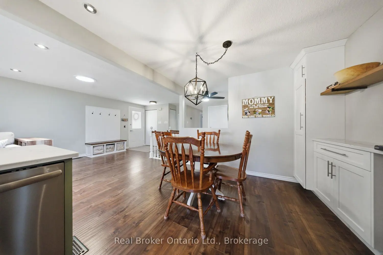 58 Leacock Avenue photo 4