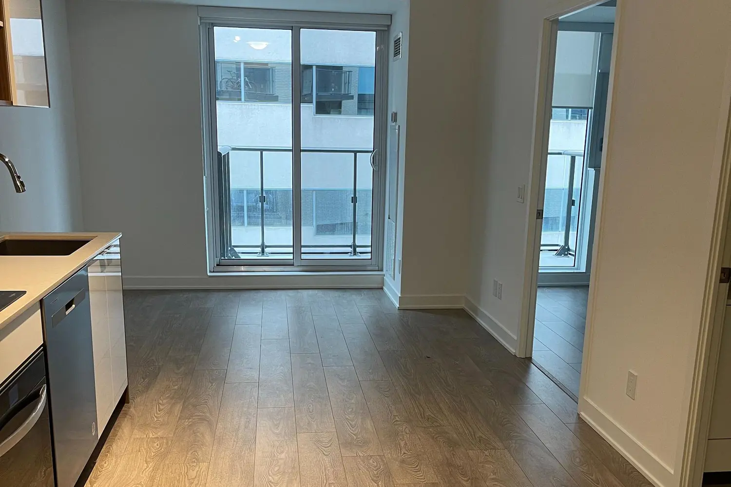 543 Richmond St 931 photo 5