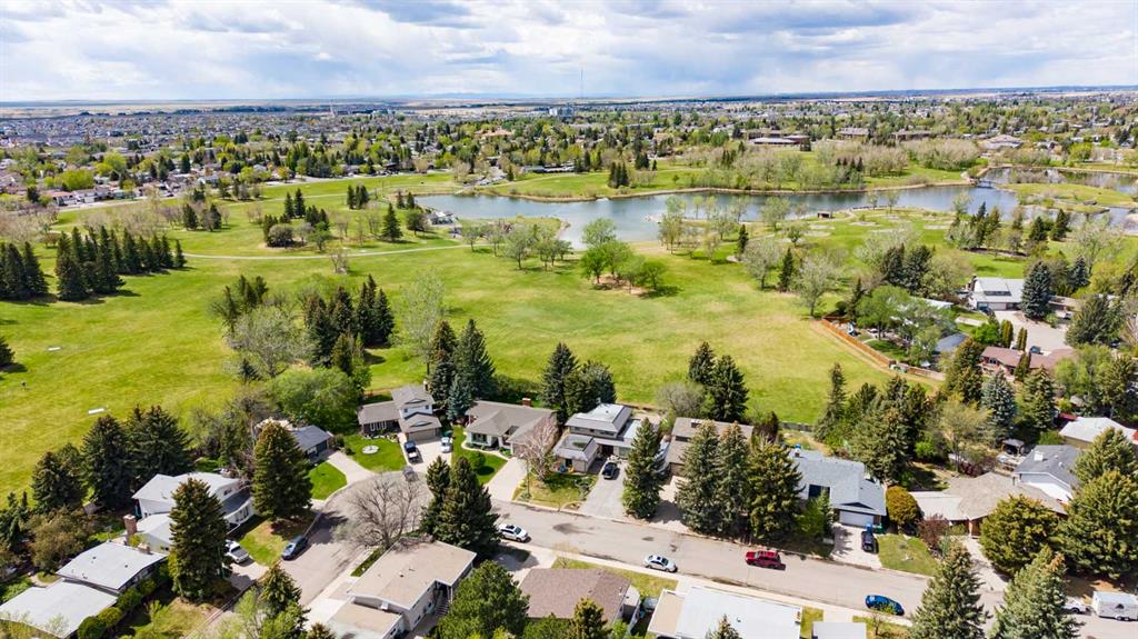 9 Queens Road W, Lethbridge, AB, T1K3W1 photo 3